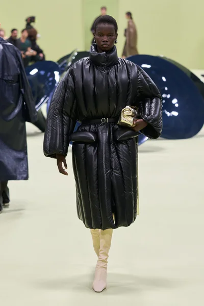 Look 25
